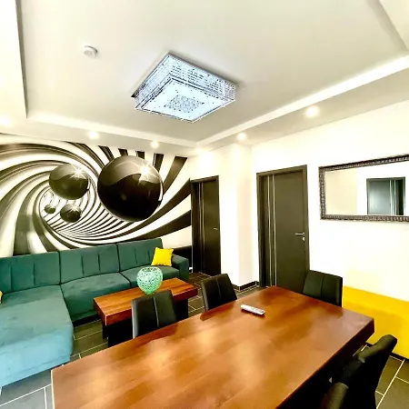 Peter & Roza Modern Apartmanhaz **** شقة *