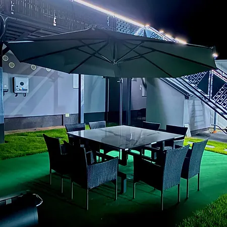 Peter & Roza Modern Apartmanhaz **** شقة Balatonmáriafürdő