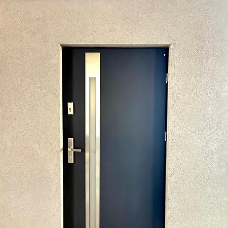 Peter & Roza Modern Apartmanhaz **** شقة