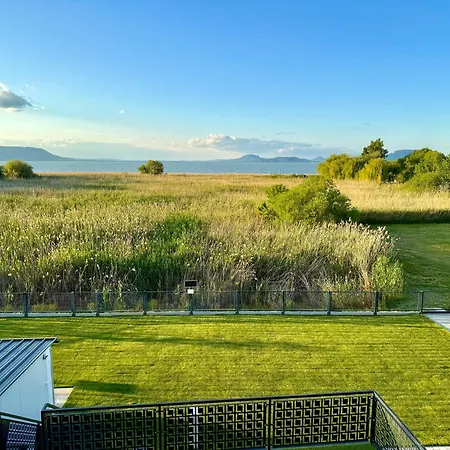 Apartment Peter & Roza Modern Apartmanhaz **** Balatonmariafurdo