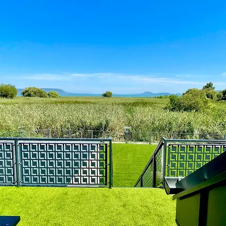 Peter & Roza Modern Apartmanhaz **** شقة Balatonmáriafürdő