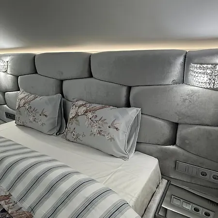 شقة Peter & Roza Modern Apartmanhaz **** *