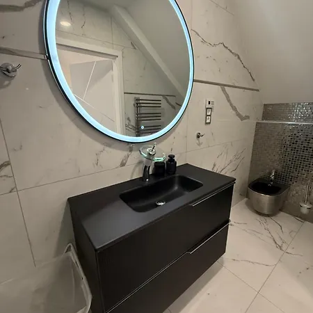Peter & Roza Modern Apartmanhaz **** شقة Balatonmáriafürdő