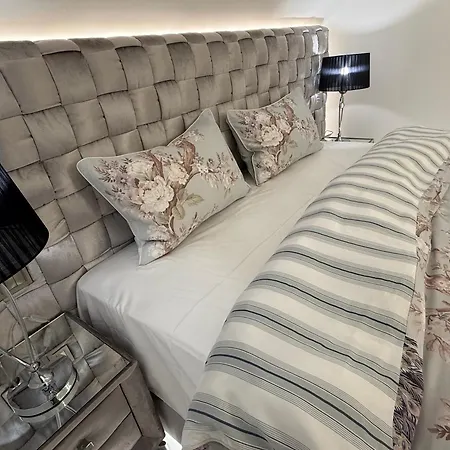 Peter & Roza Modern Apartmanhaz **** * Balatonmáriafürdő