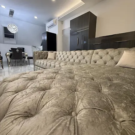 شقة Peter & Roza Modern Apartmanhaz ****