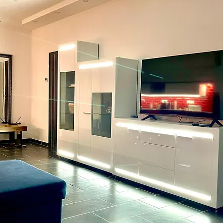 شقة Peter & Roza Modern Apartmanhaz ****