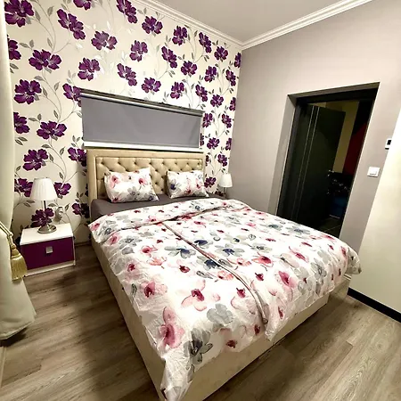 Peter & Roza Modern Apartmanhaz **** شقة Balatonmáriafürdő