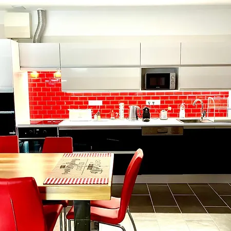 Peter & Roza Modern Apartmanhaz **** * Balatonmáriafürdő