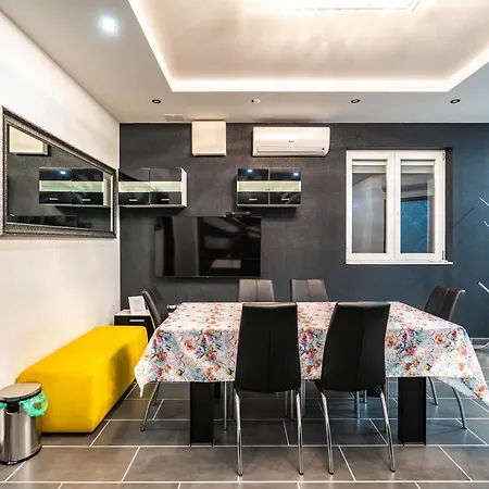 شقة Peter & Roza Modern Apartmanhaz **** Balatonmáriafürdő