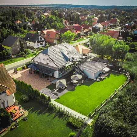 Peter&roza Modern **** * Balatonmáriafürdő