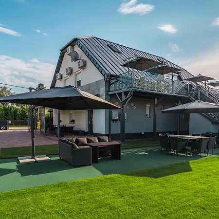 شقة Peter & Roza Modern Apartmanhaz **** Balatonmáriafürdő