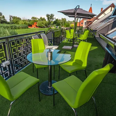 Peter & Roza Modern Apartmanhaz **** Balatonmáriafürdő