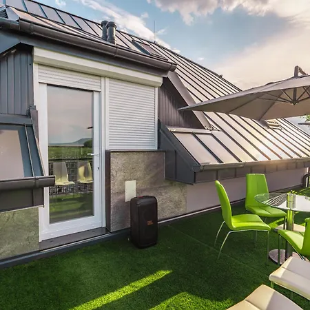 Peter & Roza Modern Apartmanhaz **** * Balatonmáriafürdő