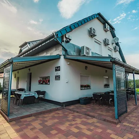 شقة Peter & Roza Modern Apartmanhaz **** Balatonmáriafürdő
