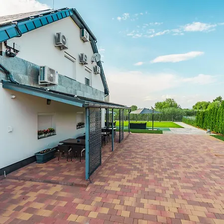 Peter & Roza Modern Apartmanhaz **** Balatonmáriafürdő