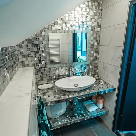 Peter & Roza Modern Apartmanhaz **** * Balatonmáriafürdő
