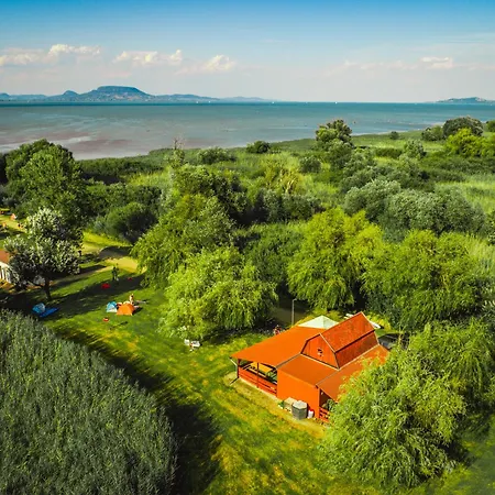 Peter & Roza Modern Apartmanhaz **** Balatonmáriafürdő